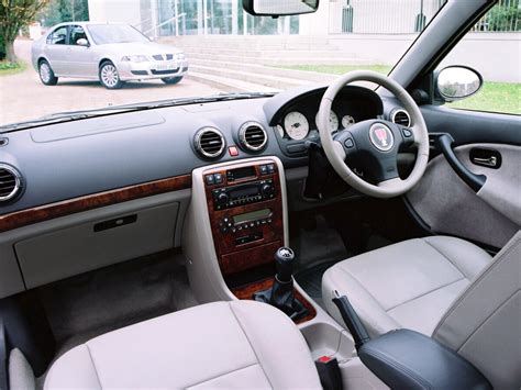 Photo of Rover 45 interior, focusing on the dashboard and seats.