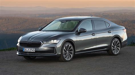 Vizualizacija: Skoda Superb erdvių matmenų palyginimas su konkurentais