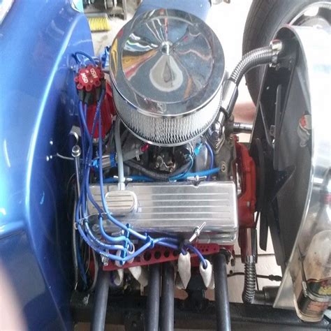 Schematinis kuro siurblio ir kuro lygio daviklio išdėstymas kuro bake