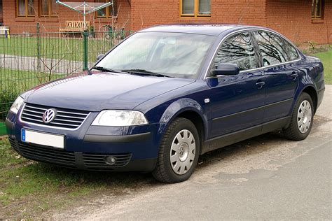 Iliustracija: Kaip atidaryti numerio apšvietimo bloką VW Passat B5