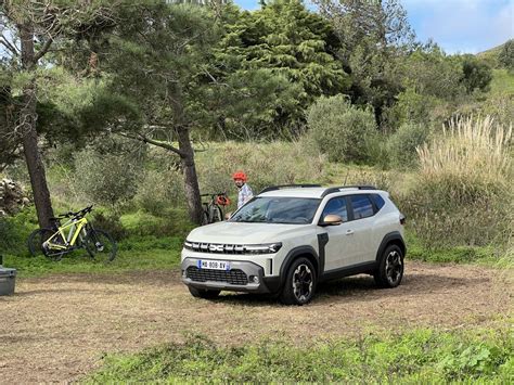 Naujausios Dacia Duster kartos interjero nuotrauka