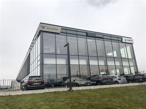 Autoserviso pastato fasadas Garliavoje
