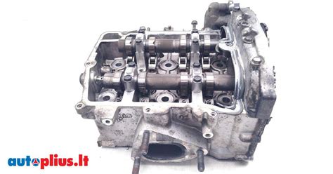 „Subaru Boxer“ variklio pjūvis su vožtuvų mechanizmu