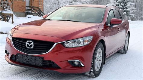 Mazda 6 sedano ir universalo vaizdas