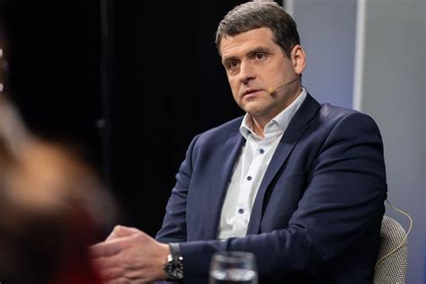 Feisbuko įrašo ekrano vaizdas su komisaro komentarais