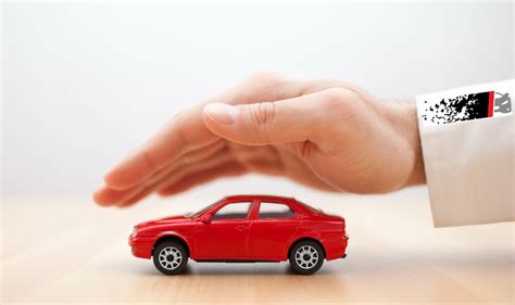 Grafikas: Automobilio vertės išlaikymas su garantija lyginant su automobiliu be garantijos